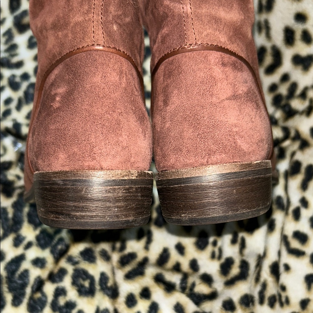UGG Daley Brown Suede. Boots With Dust-bag in Box. - Picture 9 of 15